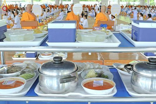 ภาพ No.220661:วันเสาร์ที่ 26 เมษายน พ.ศ.2568 (วันพระ แรม 15 ค่ำ เดือน 5) พิธีถวายภัตตาหารเมนูสวรรค์ "เพื่อการบรรลุธรรม" และ พิธีบุพเปตพลี ครั้งที่ 163 ร่วมอุทิศบุญแด่หมู่ญาติที่ล่วงลับไปแล้ว และสืบทอดอายุพระพุทธศาสนา ณ หอฉันคุณยายอาจารย์ฯ วัดพระธรรมกาย