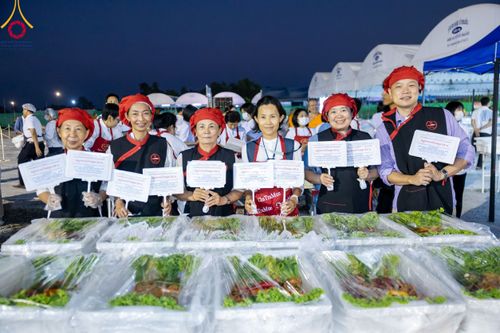 ภาพ No.116464:พิธีถวายภัตตาหารเป็นสังฆทาน แด่คณะพระธรรมยาตรา ปีที่ 12 วันที่ 22 มกราคม พ.ศ. 2567 ณ อนุสรณ์สถานบางนางแท่น จ.นครปฐม