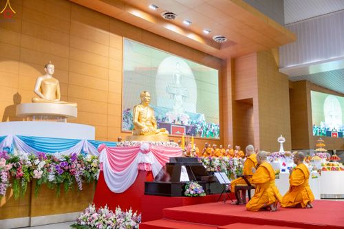 ภาพ No.243571:วันอาทิตย์ที่ 7 กันยายน พ.ศ. 2568 พิธีบูชาครูผู้ค้นพบวิชชาธรรมกาย , พิธีบูชาข้าวพระ ณ สภาธรรมกายสากล วัดพระธรรมกาย