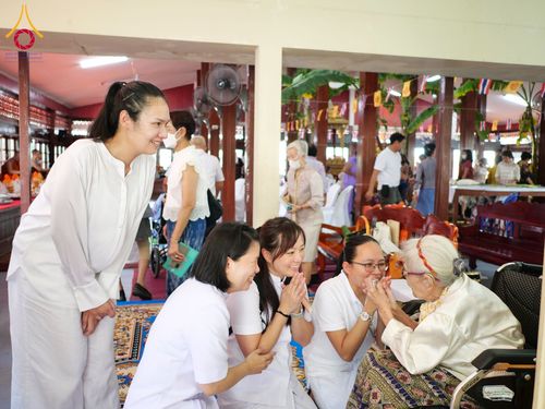 ภาพ No.179050:พิธีทอดกฐิน ณ วัดสามัคคีสุทธาวาส แขวงบางอ้อ เขตบางพลัด กรุงเทพฯ ในโครงการกฐินสามัคคีทั่วไทย 30,000 วัด บูชาธรรม 80 ปี หลวงพ่อธัมมชโย โดยคณะศิษยานุศิษย์วัดพระธรรมกาย วันที่ 2 พฤศจิกายน พ.ศ. 2567