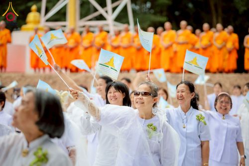 ภาพ No.261848:วันที่ 14 ตุลาคม พ.ศ. 2568 พิธีกลั่นแผ่นดิน โปรยทรายตอกเสาเข็มมหามงคลต้นแรก  สร้างองค์พระเจดีย์และจุดประทีปถวายเป็นพุทธบูชา ณ ศูนย์ปฏิบัติธรรมชัยนาท ต.ธรรมามูล อ.ชัยนาท จ.ชัยนาท