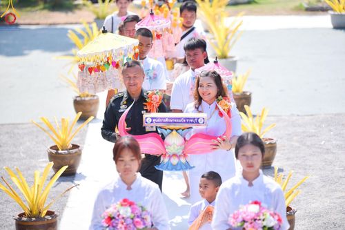 ภาพ No.104629:ทอดผ้าป่าสามัคคี เพื่อสมทบทุนสร้างหอฉัน ๑๑๓ ปี คุณยายอาจารย์มหารัตนอุบาสิกาจันทร์ขนนกยูง ครั้งที่ ๗ ในวันอาทิตย์ ที่ ๒๘ เมษายน พ.ศ. ๒๕๖๗ ณ ศูนย์การศึกษาจอมบึง ต.รางบัว อ.จอมบึง จ.ราชบุรี