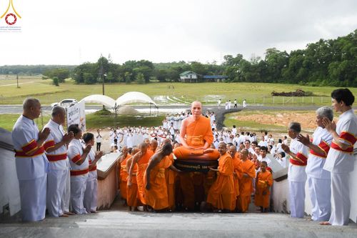 ภาพ No.96120:กฐินสามัคคี ฉลองวิหารพระมงคลเทพมุนี (สด จนฺทสโร) ณ ศูนย์ปฏิบัติธรรมภาคใต้ อ.บางกล่ำ จ.สงขลา วันที่ 19 พฤศจิกายน พ.ศ. 2566