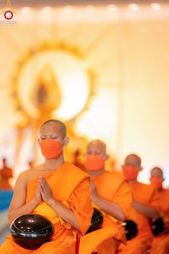 ภาพ No.92075:พิธีตักบาตร ในวันทอดกฐินสามัคคี ประจำปีพุทธศักราช 2566 วันอาทิตย์ต้นเดือนที่ 5 พฤศจิกายน พ.ศ. 2566 ณ สภาธรรมกายสากล วัดพระธรรมกาย จ.ปทุมธานี