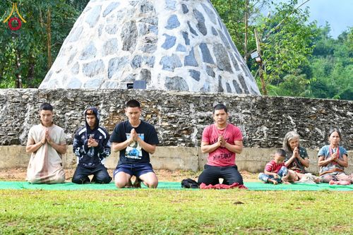 ภาพ No.176686:พิธีทอดกฐิน สำนักสงฆ์เคาะทีโคะ อ.ท่าสองยาง จ.ตาก ในโครงการกฐินสามัคคีทั่วไทย 30,000 วัด บูชาธรรม 80 ปี หลวงพ่อธัมมชโย โดยคณะศิษยานุศิษย์วัดพระธรรมกาย วันที่ 10 พฤศจิกายน พ.ศ. 2567