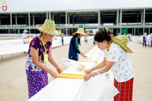 ภาพ No.218345:วันที่ 14-15 เมษายน พ.ศ. 2568 การเตรียมงานเครื่องเสียง , การเตรียมงานติดผ้ารับประเคน , การเตรียมงานเครื่องนอนพระสังฆาธิการ , การเตรียมงานจุดนั่งสาธุชน , การเตรียมงานถุงน้ำถ่วงน้ำหนักโต๊ะ , การเตรียมงานภาชนะฉันภัตตาหาร เพื่องานวันคุ้มครองโลก 22 เมษายน พ.ศ