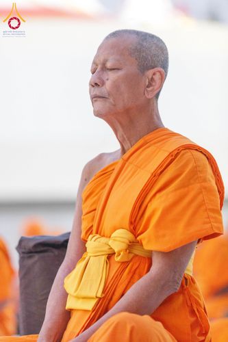 ภาพ No.191651:พระธรรมยาตราปฏิบัติธรรม และถ่ายภาพหมู่ประวัติศาสตร์ ณ อนุสรณ์สถานคลองบางนางแท่น อ.สามพราน จ.นครปฐม ในโครงการธรรมยาตรา กตัญญูบูชา มหาปูชนียาจารย์ พระมงคลเทพมุนี(สด จนฺทสโร) พระผู้ปราบมาร อนุสรณ์สถาน 7 แห่ง ปีที่ 13 วันที่ 8 มกราคม พ.ศ. 2568