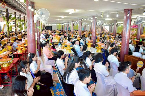 ภาพ No.258018:วันที่ 18 ตุลาคม พ.ศ. 2568 พิธีทอดกฐินสามัคคีทั่วไทย 30,000 วัด โดยคณะศิษยานุศิษย์ บูชาธรรม 81 ปี หลวงพ่อธัมมชโย ณ วัดสามง่าม อ.ดอนตูม จ.นครปฐม