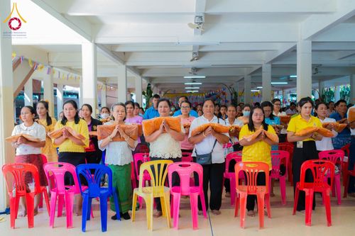 ภาพ No.178435:พิธีทอดกฐิน ณ วัดหนองระเวียง ต.หนองระเวียง อ.พิมาย จ.นครราชสีมา ในโครงการทอดกฐินสามัคคีทั่วไทย 30,000 วัด บูชาธรรม 80 ปี หลวงพ่อธัมมชโย โดยคณะศิษยานุศิษย์วัดพระธรรมกาย วันที่ 13 พฤศจิกายน พ.ศ. 2567