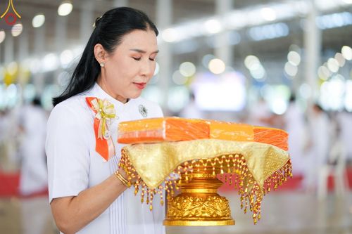 ภาพ No.167666:พิธีทอดกฐิน และ พิธีกรานกฐิน ในวันอาทิตย์ที่ 3 พฤศจิกายน พ.ศ. 2567 ณ วัดพระธรรมกาย จ.ปทุมธานี