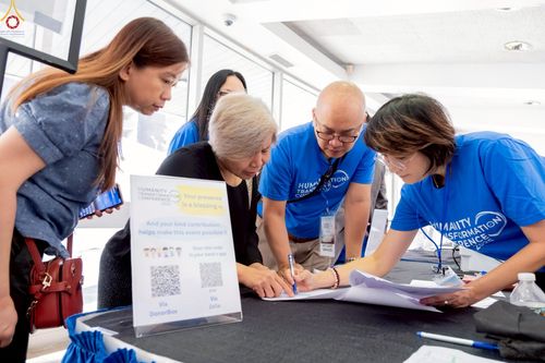 ภาพ No.249731:วันอาทิตย์ที่ 28 กันยายน พ.ศ. 2568 การปฏิบัติธรรมบูชาธรรม 108 ปี แห่งการบรรลุธรรมของหลวงปู่วัดปากน้ำ ได้จุดประทีปสันติภาพไปทั่วโลก และได้ร่วมเสวนาทางปัญญา เพื่อการขยายพระพุทธศาสนาวิชชาธรรมกายไปทั่วโลก  ในงาน HTC Newyork USA