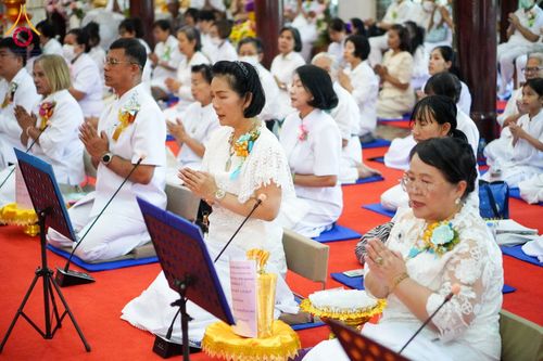 ภาพ No.183646:พิธีทอดกฐิน ณ วัดกลางธนรินทร์ จ.สิงห์บุรี ในโครงการทอดกฐินสามัคคีทั่วไทย 30,000 วัด บูชาธรรม 80 ปี หลวงพ่อธัมมชโย โดยคณะศิษยานุศิษย์วัดพระธรรมกาย วันที่ 9 พฤศจิกายน  พ.ศ. 2567