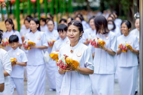 ภาพ No.228822:วันเสาร์ที่ 14 มิถุนายน พ.ศ. 2568 พิธีเวียนประทักษิณ , พิธีขอขมารับผ้าไตร ในโครงการบรรพชาอุปสมบทหมู่ ผู้บริหารรุ่นที่ 15 และ อุดมศึกษา รุ่นที่ 52 ณ โบสถ์พระไตรปิฎก วัดพระธรรมกาย