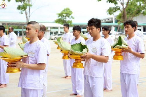 ภาพ No.230741:วันที่ 28 มิถุนายน พ.ศ. 2568 พิธีตัดปอยผมและปลงผม โครงการบวชพระนานาชาติ AEC & WAB รุ่นที่ 9 ณ วิหารคด 2 วัดพระธรรมกาย