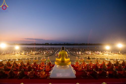 ภาพ No.97309:พิธีทอดผ้าป่า เพื่อสร้าง "ลานอเนกประสงค์พญานาค 4 ตระกูล" และพิธีจุดประทีปโคมลอย ลอยกระทง ถวายประทีปเป็นพุทธบูชา ณ พุทธอุทยานนานาชาติ จ.หนองคาย วันที่ 27 พฤศจิกายน พ.ศ. 2566