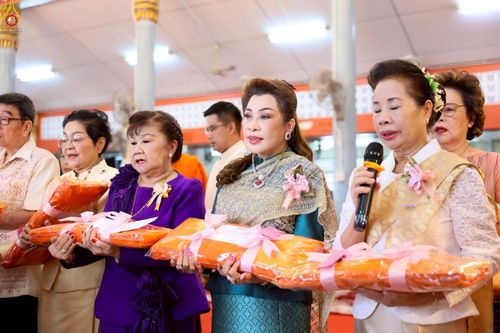 ภาพ No.263227:วันที่ 23 ตุลาคม พ.ศ. 2568 พิธีทอดกฐินสามัคคีทั่วไทย 30,000 วัด โดยคณะศิษยานุศิษย์ บูชาธรรม 81 ปี หลวงพ่อธัมมชโย ณ วัดพรหมวงศาราม เขตดินแดง กรุงเทพมหานคร