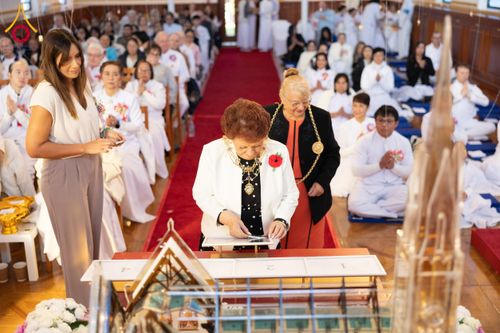 ภาพ No.173071:พิธีกฐินปุญญรังสีเศรษฐี ณ วัดพระธรรมกายนิวคาสเซิล สหราชอาณาจักร วันอาทิตย์ที่ 27 ตุลาคม พ.ศ. 2567