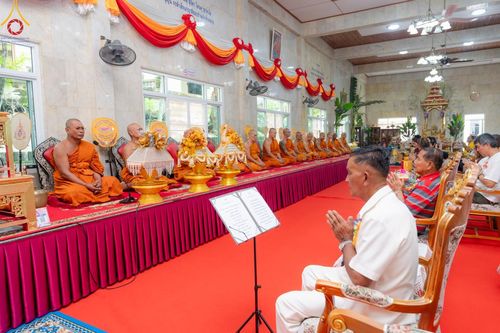 ภาพ No.165894:พิธีทอดกฐิน ณ วัดเขาตะแบก อ.ศรีราชา จ.ชลบุรี ในโครงการกฐินสามัคคีทั่วไทย 30,000 วัด บูชาธรรม 80 ปี หลวงพ่อธัมมชโย โดยคณะศิษยานุศิษย์วัดพระธรรมกาย วันที่ 20 ตุลาคม พ.ศ. 2567