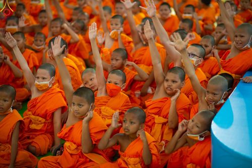 ภาพ No.80624:สามเณรชมนิทรรศการ และสื่อนวัตกรรมพระพุทธศาสนาภาพยนต์ 3 มิติ-จักรวาลนฤมิต ในโครงการบรรพชาสามเณร ฟื้นฟูพระพุทธศาสนาทั่วไทย ประจำปี 2566 ณ วัดพระธรรมกาย จ.ปทุมธานี