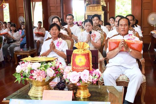 ภาพ No.266965:วันที่ 26 ตุลาคม พ.ศ. 2568 พิธีทอดกฐินสามัคคีทั่วไทย ณ วัดจันทร์เจริญสุข ต.บ้านปรก อ.เมืองสมุทรสงคราม จ.สมุทรสงคราม โดยคณะศิษยานุศิษย์ บูชาธรรม 81 ปี หลวงพ่อธัมมชโย