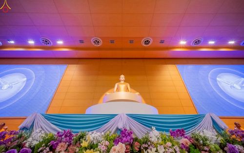 ภาพ No.236024:วันที่ 3 สิงหาคม พ.ศ. 2568 พิธีบูชาข้าวพระ ณ สภาธรรมกายสากล วัดพระธรรมกาย