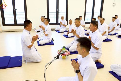 ภาพ No.223112:วันที่ 2 -10 พฤษภาคม พ.ศ. 2568 พิธีตัดปอยผม ปลงผม พิธีขอขมาลาอุปสมบทอุทิศชีวิต ของอุบาสก พิสิทธิ์ หมื่นแกล้ว  ณ วัดพระธรรมกาย