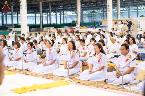 ภาพ No.202268:พิธีถวายภัตตาหารเป็นสังฆทาน แด่พระธรรมยาตรา ณ วัดพระธรรมกาย ตำบลคลองสาม อำเภอคลองหลวง จังหวัดปทุมธานี ในโครงการธรรมยาตรา กตัญญูบูชา มหาปูชนียาจารย์ พระมงคลเทพมุนี(สด จนฺทสโร) พระผู้ปราบมาร อนุสรณ์สถาน 7 แห่ง ปีที่ 13 วันที่ 27 มกราคม พ.ศ. 2568