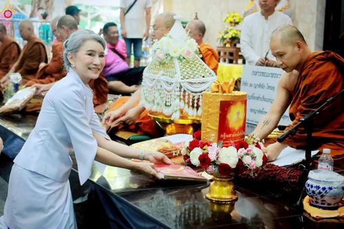 ภาพ No.260954:วันที่ 19 ตุลาคม พ.ศ. 2568 พิธีทอดกฐินสามัคคีทั่วไทย 30,000 วัด โดยคณะศิษยานุศิษย์ บูชาธรรม 81 ปี หลวงพ่อธัมมชโย ณ วัดเขาแตงอ่อน อ.ศรีราชา จ.ชลบุรี