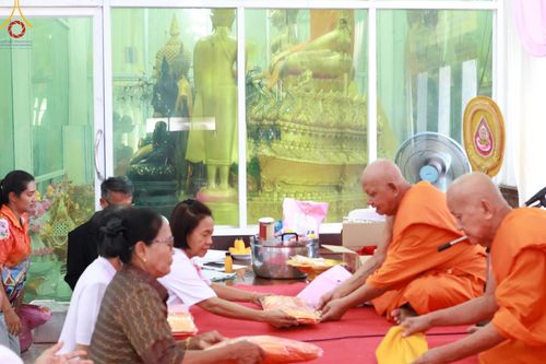 ภาพ No.168542:พิธีทอดกฐิน ณ วัดศรีประทุนทอง จ.สุพรรณบุรี ในโครงการกฐินสามัคคีทั่วไทย 30,000 วัด บูชาธรรม 80 ปี หลวงพ่อธัมมชโย โดยคณะศิษยานุศิษย์วัดพระธรรมกาย วันที่ 20 ตุลาคม พ.ศ. 2567