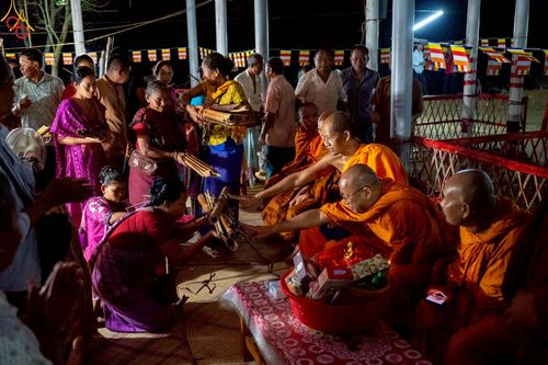 ภาพ No.261600:วันที่ 19 ตุลาคม พ.ศ. 2568 พิธีทอดกฐินสมทบ วัดกัลยาณมิตรต่างประเทศ บูชาธรรม 81 ปี หลวงพ่อธัมมชโย ณ วัดสารนาถ เมืองคาร์การชารี ประเทศบังกลาเทศ 