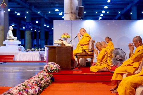 ภาพ No.228742:วันอังคารที่ 10 มิถุนายน พ.ศ. 2568 (วันพระขึ้น 15 ค่ำ เดือน 7) พิธีสวดธัมมจักกัปปวัตตนสูตร ครบ 7,439,000,000 จบ วัดพระธรรมกาย