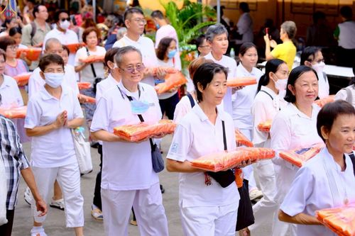 ภาพ No.251338:วันที่ 8 ตุลาคม พ.ศ. 2568 พิธีทอดกฐินสามัคคีทั่วไทย 30,000 วัด โดยคณะศิษยานุศิษย์ บูชาธรรม 81 ปี หลวงพ่อธัมมชโย ณ วัดทองบน กรุงเทพฯ