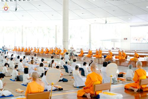 ภาพ No.81059:พิธีบุพเปตพลี ครั้งที่ 135 ร่วมอุทิศบุญแด่หมู่ญาติที่ล่วงลับไปแล้ว และสืบทอดอายุพระพุทธศาสนา วันศุกร์ที่ 19 พฤษภาคม พ.ศ. 2566 (วันพระ แรม 15 ค่ำ เดือน 6) ณ หอฉันคุณยายอาจารย์ วัดพระธรรมกาย