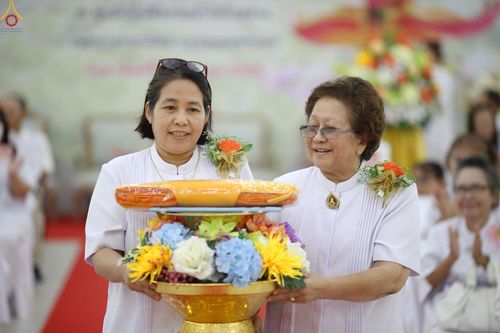 ภาพ No.258575:วันที่ 19 ตุลาคม พ.ศ. 2568 พิธีทอดกฐินสามัคคีทั่วไทย 30,000 วัด โดยคณะศิษยานุศิษย์ บูชาธรรม 81 ปี หลวงพ่อธัมมชโย ณ ศูนย์ปฎิบัติธรรมน้ำใสใจสว่าง  เขตบางกอกน้อย กรุงเทพมหานคร