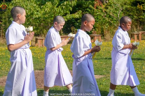 ภาพ No.149347:วัดพระธรรมกายลอนดอน สหราชอาณาจักร  ได้จัดพิธีบรรพชาสามเณรยุวธรรมทายาท  ในวันจันทร์ที่ 12 สิงหาคม พ.ศ. 2567