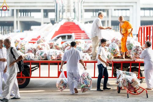 ภาพ No.150545:V.44 เพื่อพ่อ ภาพเตรียมงาน ปฎิบัติงาน ของเจ้าหน้าที่ อาสาสมัคร ทุกสถานะ เพื่อความสำเร็จ ในงานวันธรรมชัย วันอังคารที่ 27 สิงหาคม พ.ศ. 2567