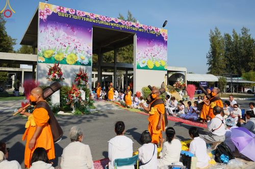 ภาพ No.110356:พิธีต้อนรับพระธรรมยาตรา ในโครงการธรรมยาตรากตัญญูบูชา มหาปูชนียาจารย์ พระมงคลเทพมุนี(สด จนฺทสโร) พระผู้ปราบมาร อนุสรณ์สถาน 7 แห่ง ปีที่ 12 วันที่ 11 มกราคม พ.ศ. 2567 ณ อนุสรณ์สถานลำดับที่ 3 สถานที่เกิดใหม่ในเพศสมณะ วัดสองพี่น้อง จ.สุพรรณบุรี