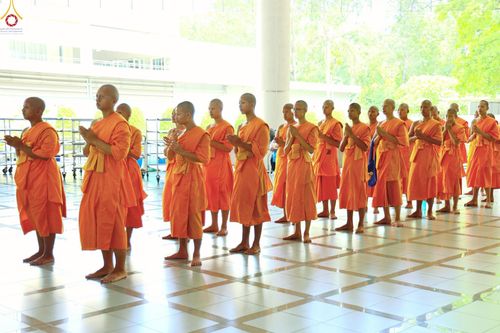 ภาพ No.234804:วันศุกร์ที่ 25 กรกฎาคม พ.ศ. 2568 (วันพระ แรม 15 ค่ำ เดือน 8) พิธีบุพเปตพลี ครั้งที่ 167 ร่วมอุทิศบุญแด่หมู่ญาติที่ล่วงลับไปแล้ว และสืบทอดอายุพระพุทธศาสนา ณ หอฉันคุณยายอาจารย์ฯ วัดพระธรรมกาย