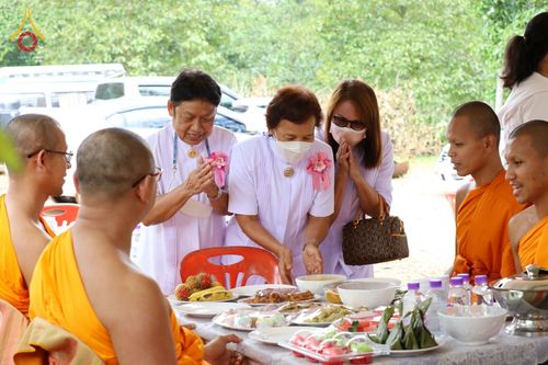 ภาพ No.76097:9พิธีวางศิลาฤกษ์ และตอกเสาเข็มมงคลต้นแรก สร้างหอฉันคุณยายอาจารย์มหารัตนอุบาสิกาจันทร์ ขนนกยูง  ณ ศูนย์ปฎิบัติธรรมนานาชาติสะเดา จ.สงขลา วันที่ 27 มกราคม พ.ศ. 2566