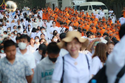 ภาพ No.107499:พิธีตักบาตรพระธรรมยาตราฯ ในโครงการธรรมยาตรากตัญญูบูชา มหาปูชนียาจารย์ พระมงคลเทพมุนี(สด จนฺทสโร) พระผู้ปราบมาร ปีที่ 12 ณ อนุสรณ์สถานมหาวิหารพระมงคลเทพมุนี อ.สองพี่น้อง จ.สุพรรณบุรี วันที่ 7 มกราคม พ.ศ. 2567