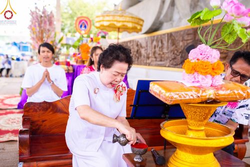 ภาพ No.172710:พิธีทอดกฐิน ณ วัดบ้านขาม อ.หนองแซง จ.สระบุรี ในโครงการกฐินสามัคคีทั่วไทย 30,000 วัด บูชาธรรม 80 ปี หลวงพ่อธัมมชโย โดยคณะศิษยานุศิษย์วัดพระธรรมกาย วันที่ 27 ตุลาคม พ.ศ. 2567