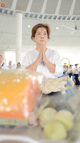 ภาพ No.248487:วันที่ 27 กันยายน พ.ศ. 2568 พิธีถวายเมนูสวรรค์เพื่อการบรรลุธรรม ณ หอฉันคุณยายอาจารย์ฯ วัดพระธรรมกาย