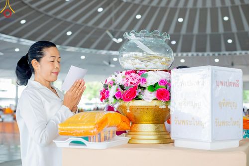 ภาพ No.213233:วันศุกร์ที่ 28 มีนาคม พ.ศ. 2568 (วันพระ แรม 15 ค่ำ เดือน 4) พิธีบุพเปตพลี ครั้งที่ 161 ร่วมอุทิศบุญแด่หมู่ญาติที่ล่วงลับไปแล้ว และสืบทอดอายุพระพุทธศาสนา ณ หอฉันคุณยายอาจารย์ฯ วัดพระธรรมกาย