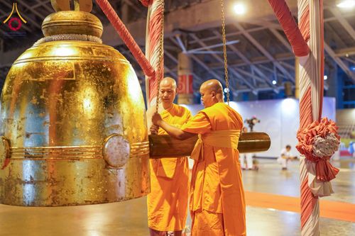 ภาพ No.125174:พิธีฉลองชัยสวดธัมมจักกัปปวัตตนสูตร ครบ 6,152,001,250 จบ ณ มหารัตนวิหารคด วัดพระธรรมกาย วันเสาร์ 24 กุมภาพันธ์ พ.ศ. 2567