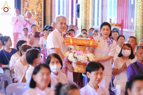 พิธีทอดกฐิน ณ วัดบุญนาค จ.เชียงราย ในโครงการทอดกฐินสามัคคีทั่วไทย 30,000 วัด บูชาธรรม 80 ปี หลวงพ่อธัมมชโย โดยคณะศิษยานุศิษย์วัดพระธรรมกาย วันที่ 20 ตุลาคม พ.ศ. 2567