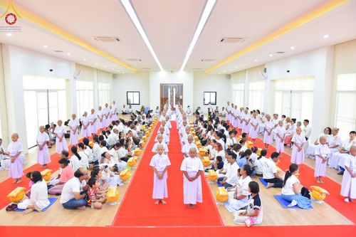 ภาพ No.133313:พิธีบรรพชาสามเณร ในโครงการบรรพชาสามเณร ฟื้นฟูพระพุทธศาสนาทั่วไทย ณ ศูนย์ปฏิบัติธรรมจันทบุรี วันพุธที่ 3 เมษายน พ.ศ. 2567