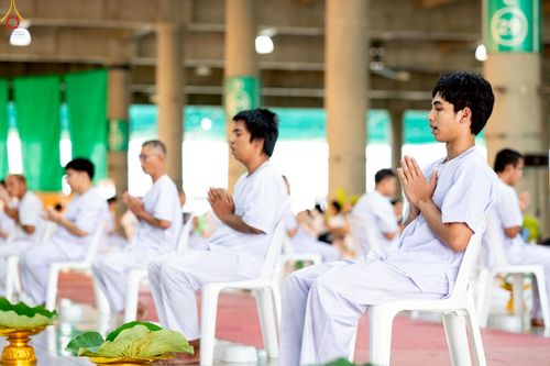 ภาพ No.242920:วันที่ 31 สิงหาคม พ.ศ. 2568 พิธีตัดปอยผมและปลงผม โครงการอุปสมบทหมู่บูชาธรรม ครบรอบ 108 ปี วันครูผู้ค้นพบวิชชาธรรมกาย ณ วัดพระธรรมกาย