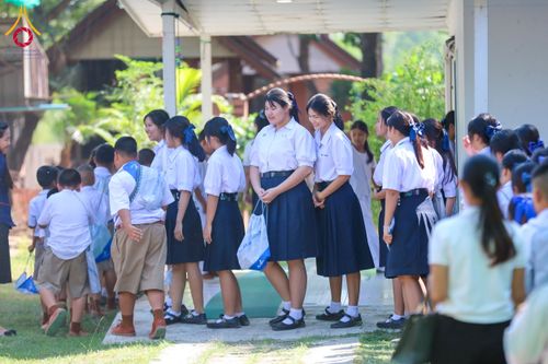 ภาพ No.180116:กิจกรรมวันรวมพลังเด็กดี V-Star ผู้นำฟื้นฟูศีลธรรมโลก ประจำปีพุทธศักราช 2567 จังหวัดสุโขทัย เพื่อรวมพลังสร้างความดี นั่งสมาธิภาวนาถวายเป็นพุทธบูชา และเพื่อส่งเสริมการเรียนรู้พระพุทธศาสนา วันที่ 3 ธันวาคม พ.ศ. 2567