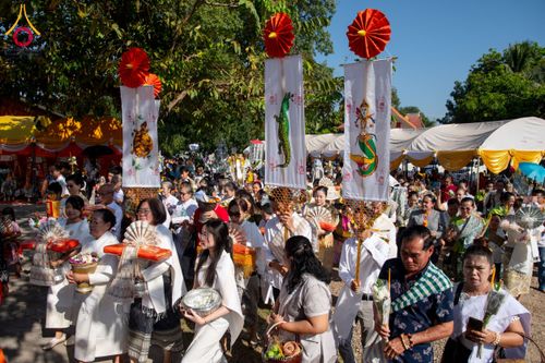 ภาพ No.175409:พิธีทอดกฐินกฐิน วัดสีชมพูวนาราม นครเวียงจันทร์ สปป.ลาว บูชาธรรม 80 ปี หลวงพ่อธัมมชโย โดยคณะศิษยานุศิษย์วัดพระธรรมกาย วันที่ 11 พฤศจิกายน พ.ศ. 2567