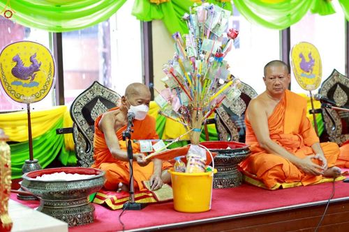 ภาพ No.254006:วันที่ 12 ตุลาคม พ.ศ. 2568 พิธีทอดกฐินสามัคคีทั่วไทย 30,000 วัด โดยคณะศิษยานุศิษย์ บูชาธรรม 81 ปี หลวงพ่อธัมมชโย ณ วัดบางขมิ้น อ.พระประแดง จ.สมุทรปราการ